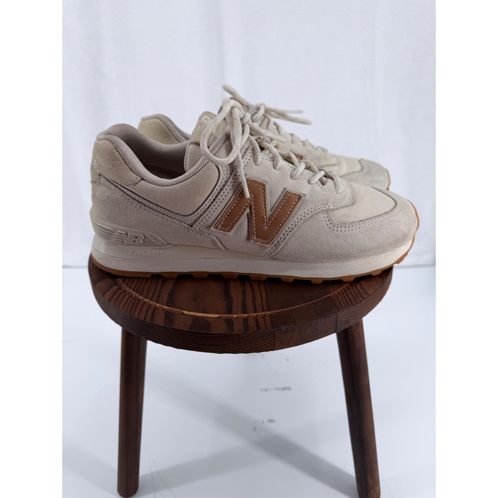 New Balance 574 Womens 8.5 Beige Tan Suede Low Top Sneakers Normcore Dad Shoe
